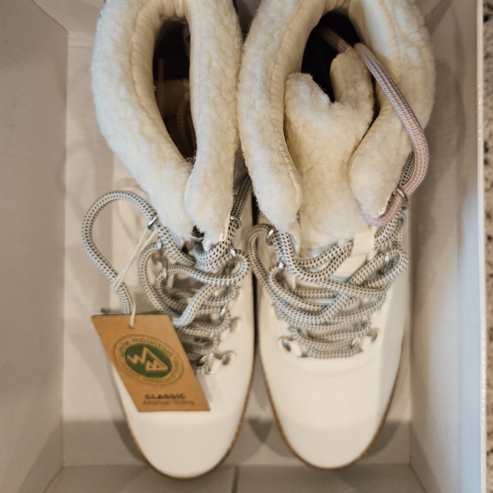 NIB White Mountain White Winter Boots with Black Sole - Size 8.5 - Picture 7 of 8